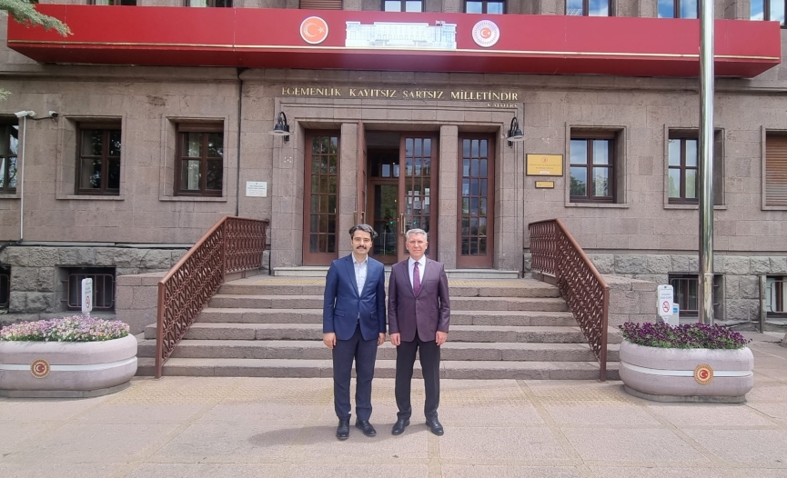 Ankara Vali Yardımcısı değerli büyüğüm ve çok kıymetli hemşehrim Sn. Abdullah Dölek, TBMM’de iş yerime ziyaretime geldi. 