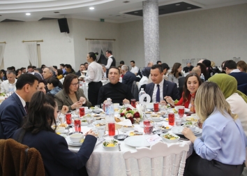 Emel Büken Töreli, Babası Kenan Büken’in Anısına MSB Misafirhanesi’nde İftar Programı Düzenledi