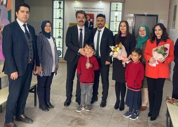 Nevşehir Valimiz Sn. Ali Fidan, Genç Nevşehirliler Derneği’nin 6. Kütüphane Açılışına Katıldı 