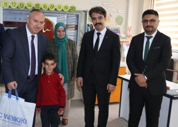 Nevşehir Valimiz Sn. Ali Fidan, Genç Nevşehirliler Derneği’nin 6. Kütüphane Açılışına Katıldı 
