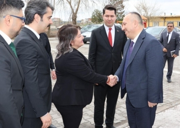 Nevşehir Valimiz Sn. Ali Fidan, Genç Nevşehirliler Derneği’nin 6. Kütüphane Açılışına Katıldı 