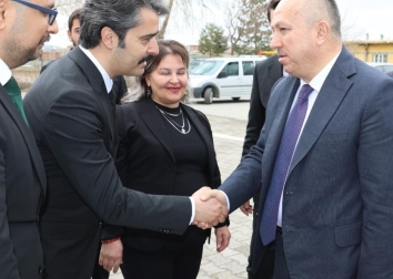 Nevşehir Valimiz Sn. Ali Fidan, Genç Nevşehirliler Derneği’nin 6. Kütüphane Açılışına Katıldı 