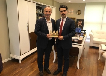Genç Nevşehirliler, İstanbul'da NEVBİAD Yönetimi ile bir araya geldi