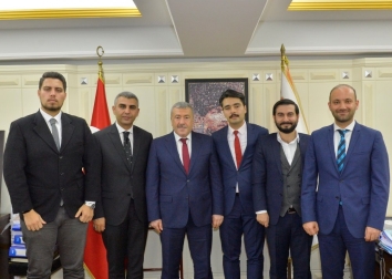 Genç Nevşehirliler, İstanbul'da NEVBİAD Yönetimi ile bir araya geldi