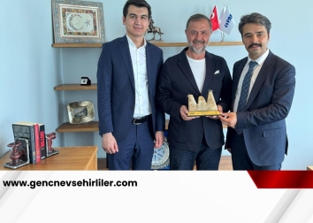 FAF Vana Yönetim Kurulu Başkanı Sayın Ali Serdaroğlu’nu, yönetim kurulu başkanlığını tebrik etme vesilesiyle ziyaret ettik.